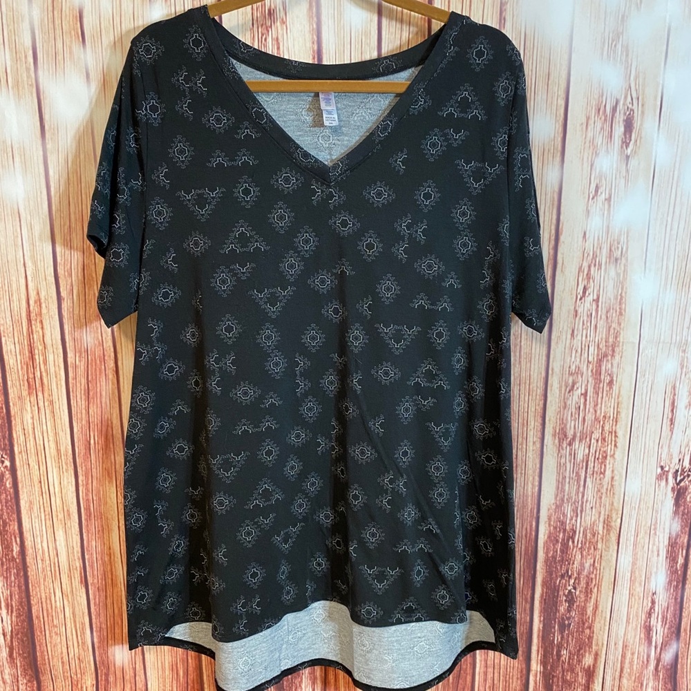 Lularoe Christy Tee size 2XL
